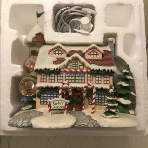 2006 Hawthorne Christmas Village Santas Toy Work